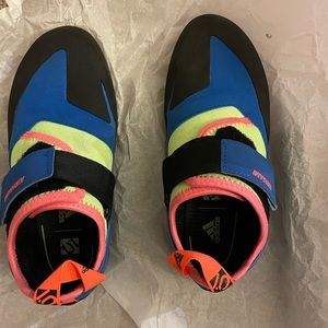 Adidas rock climbing shoes size 1